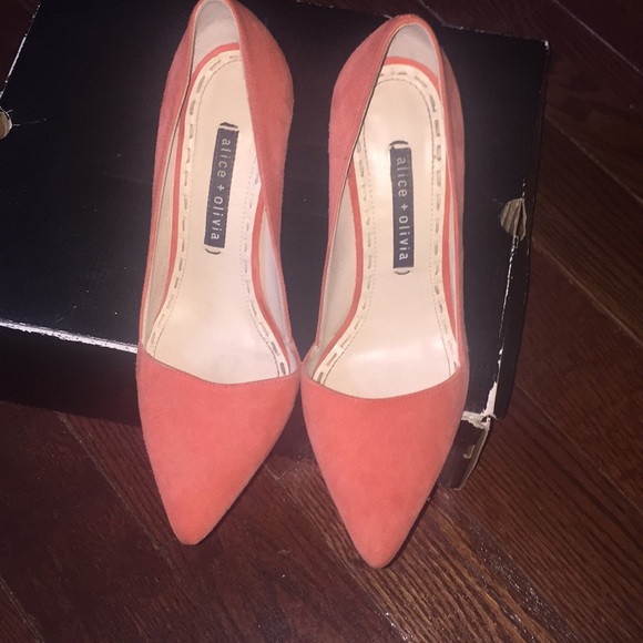 Alice & Olivia Pumps - Picture 4 of 5